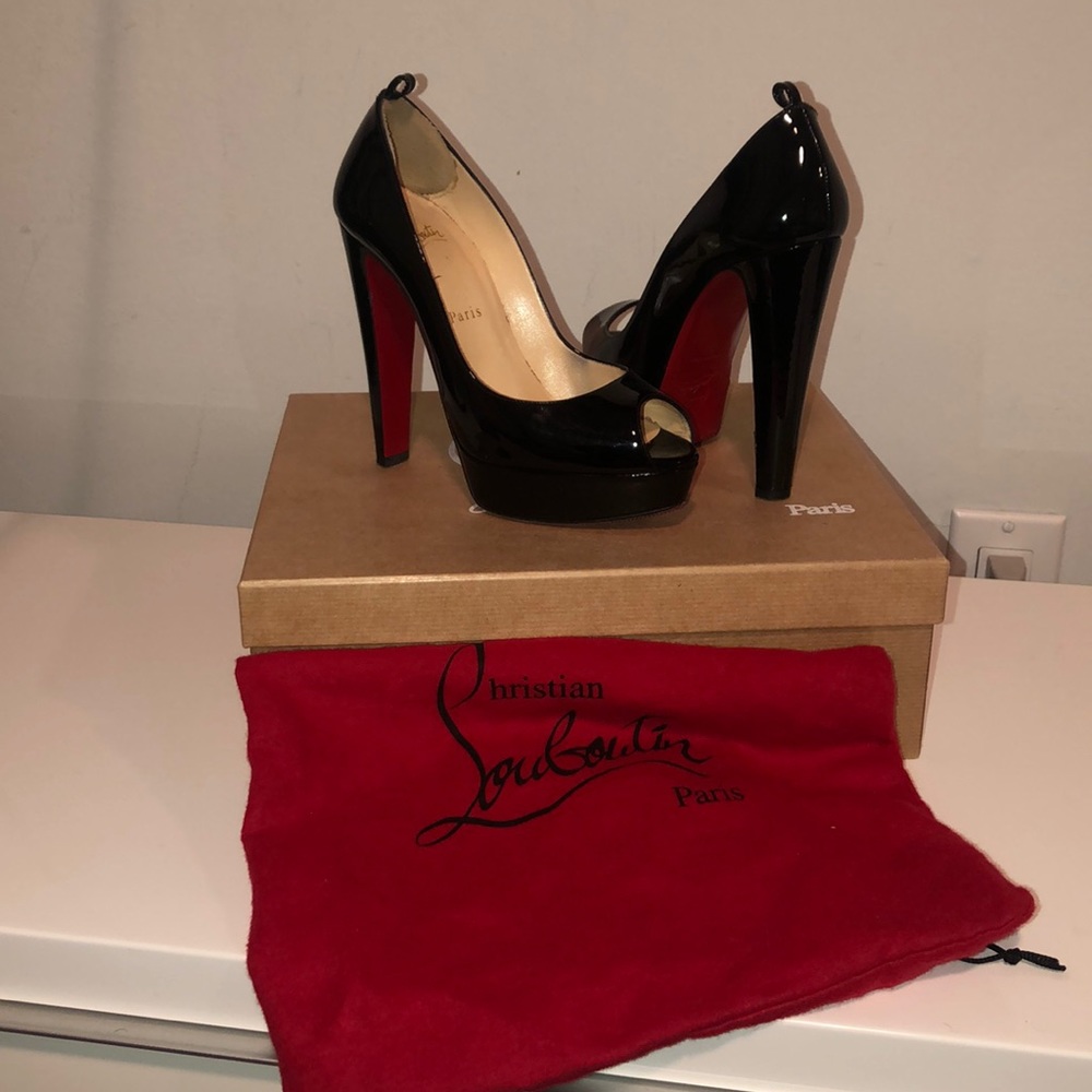 Christian Louboutin classic lady Peep